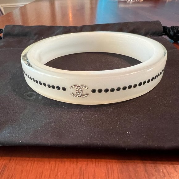Chanel White Bangle Resin CC logo with Rhinestones - Picture 8 of 11
